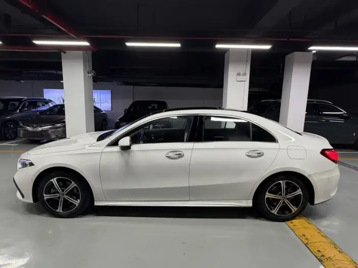 Mercedes-Benz A-class 2025 Model A 200 L Fashion Edition – фото 4