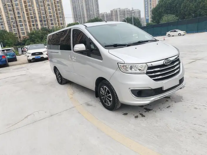 Refine M3 2022 Model PLUS 1.8L 7 seat Comfort Edition