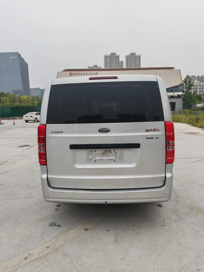 Refine M3 2022 Model PLUS 1.8L 7 seat Comfort Edition – фото 5