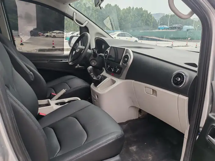 Refine M3 2022 Model PLUS 1.8L 7 seat Comfort Edition – фото 7