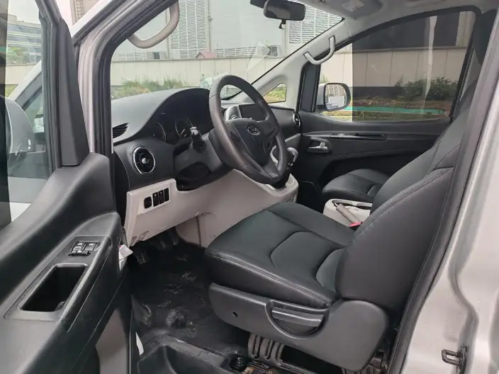 Refine M3 2022 Model PLUS 1.8L 7 seat Comfort Edition – фото 9