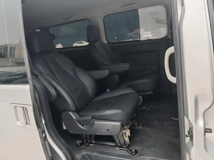 Refine M3 2022 Model PLUS 1.8L 7 seat Comfort Edition – фото 10