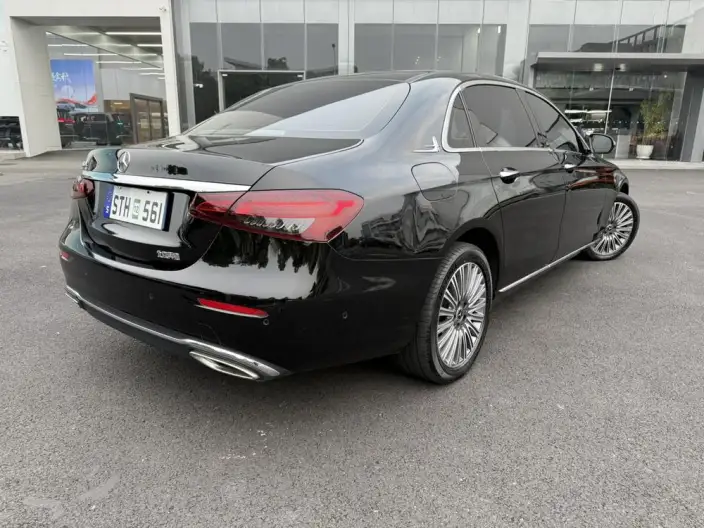 Mercedes-Benz E-Class 2023 Model E 300 L Luxury Model sedan – фото 6