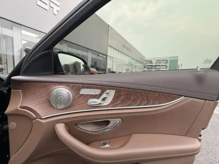 Mercedes-Benz E-Class 2023 Model E 300 L Luxury Model sedan – фото 7