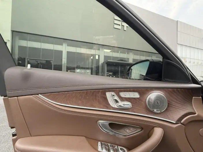 Mercedes-Benz E-Class 2023 Model E 300 L Luxury Model sedan – фото 9