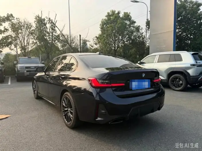 BMW 3 Series 2023 Model 320i M Sports Set – фото 4