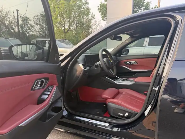 BMW 3 Series 2023 Model 320i M Sports Set – фото 8
