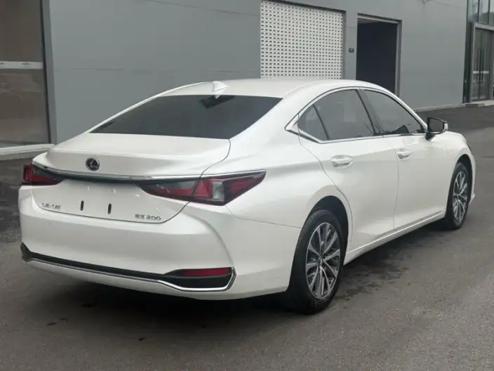 Lexus ES 2021 Model 200 Superior Edition – фото 6