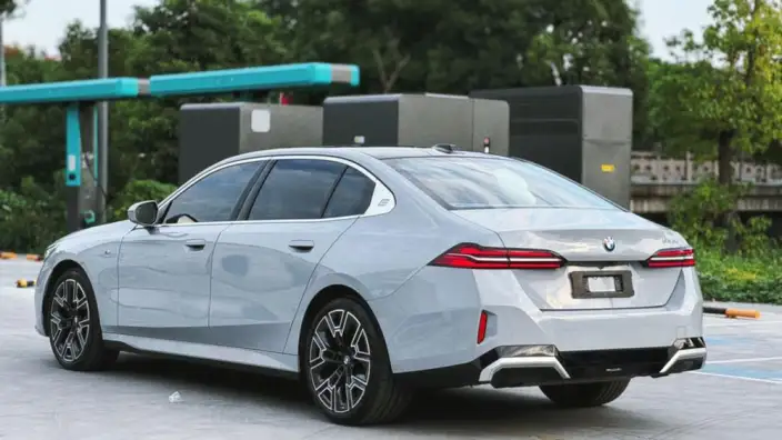 BMW 5 Series 2024 Model 530Li Exclusive Model M Sports Set – фото 5