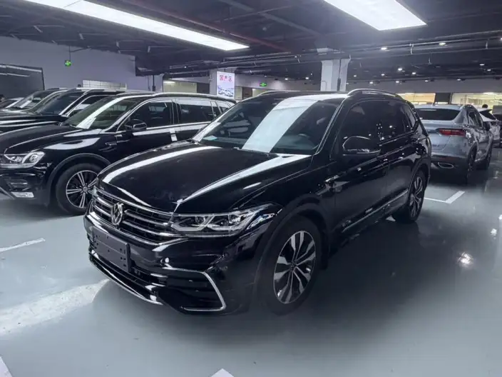 Volkswagen Tiguan L 2022 Model 330TSI Automatic 2WD R-Line Enjoy the version more – фото 1