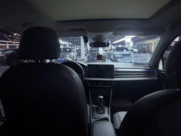 Volkswagen Tiguan L 2022 Model 330TSI Automatic 2WD R-Line Enjoy the version more – фото 8