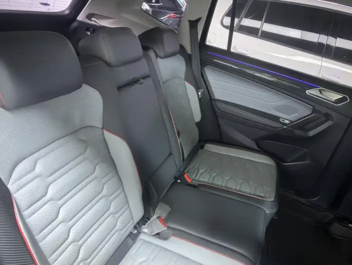 Volkswagen Tiguan L 2022 Model 330TSI Automatic 2WD R-Line Enjoy the version more – фото 10