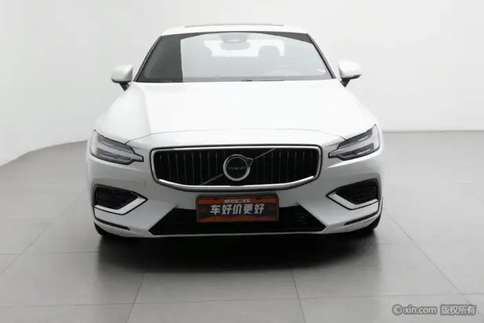 Volvo S60 2024 Model B4 Smart Range Deluxe Edition