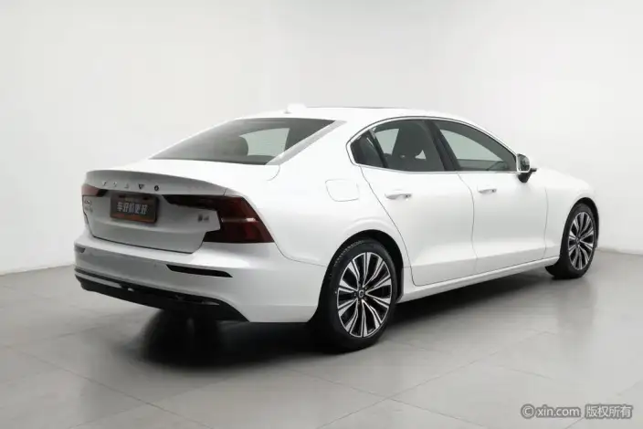 Volvo S60 2024 Model B4 Smart Range Deluxe Edition