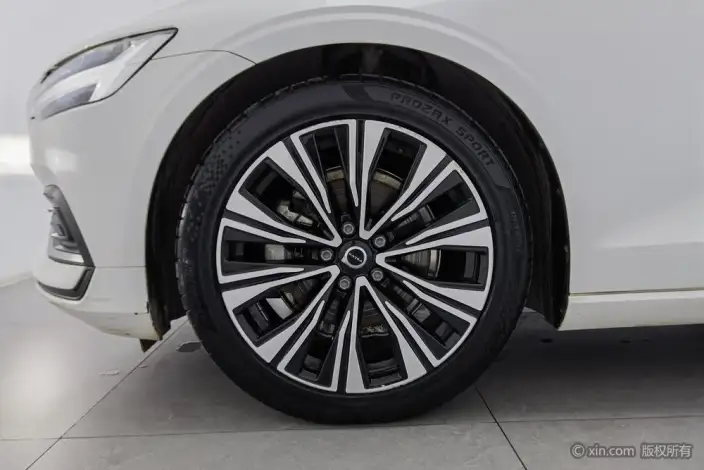 Volvo S60 2024 Model B4 Smart Range Deluxe Edition – фото 7
