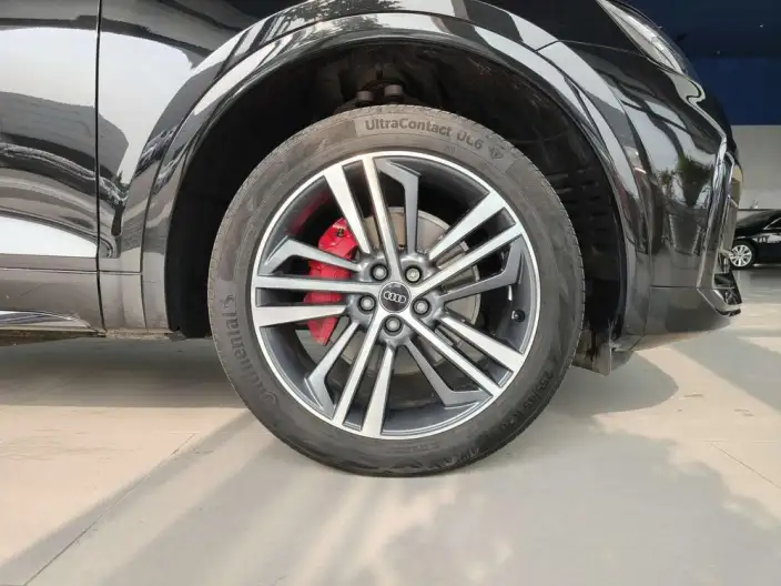 Audi Q5L 2024 Model 40TFSI Luxury Dynamic Model – фото 6