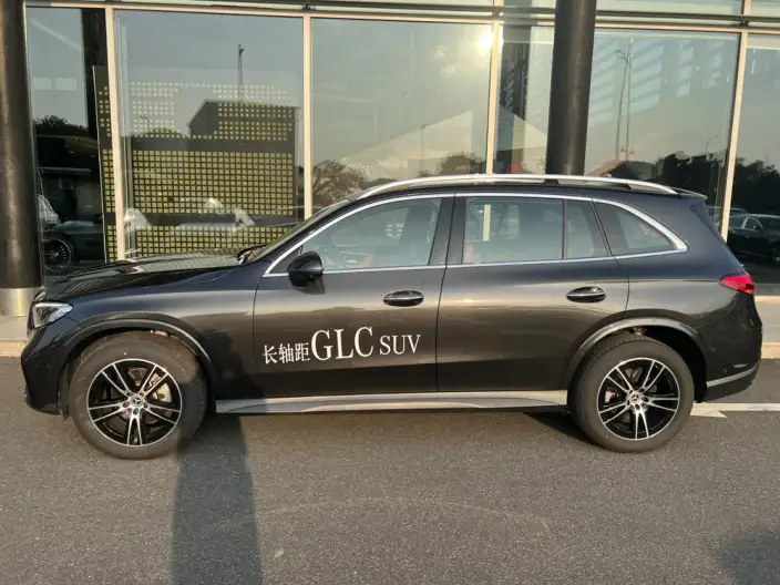 Mercedes-Benz GLC 2025 Model GLC 260 L 4MATIC Luxury Model 5 seat – фото 3