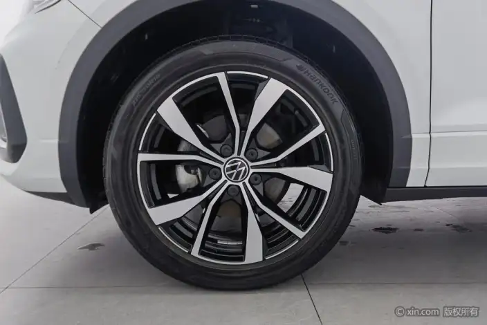 Volkswagen T-Roc 2023 Model 300TSI DSG Chenguang Edition – фото 9
