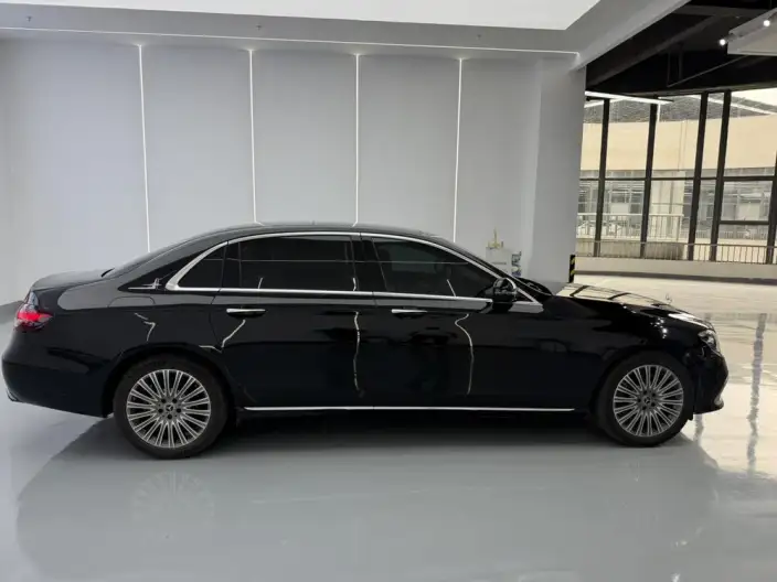 Mercedes-Benz E-Class 2023 Model E 300 L Luxury Model sedan – фото 7