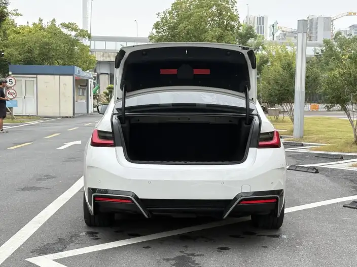 BMW i3 2022 Model eDrive35L – фото 6