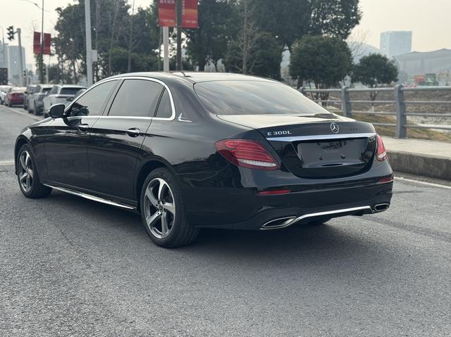 Mercedes-Benz E-Class 2019 E 300 L Sport Style – фото 5
