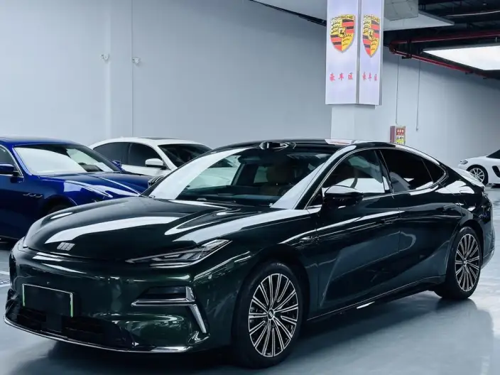 Geely Galaxy E8 PHEV 2025 Model 130km EM-P Galaxy Edition – фото 1