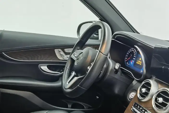 Mercedes-Benz GLC 2020 Model GLC 300 L 4MATIC Dynamic Model – фото 8