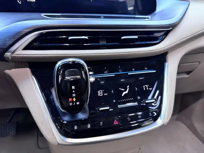 Buick GL8 2021 Model ES Luzun 653T Flagship Model – фото 10