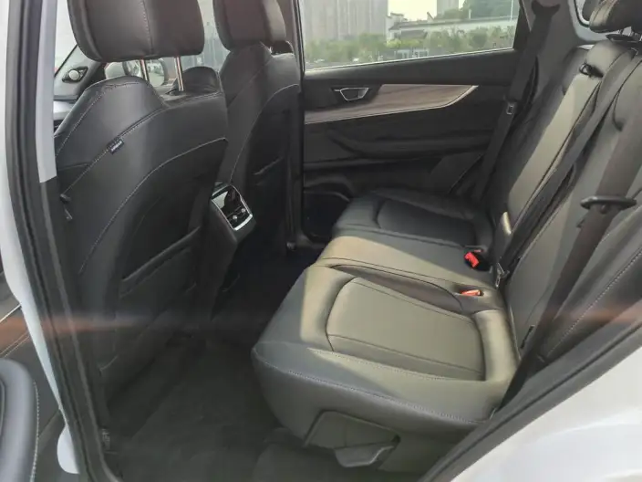 Chery Tiggo 8 PLUS 2022 Model 290TGDI DCT Pride Edition – фото 9