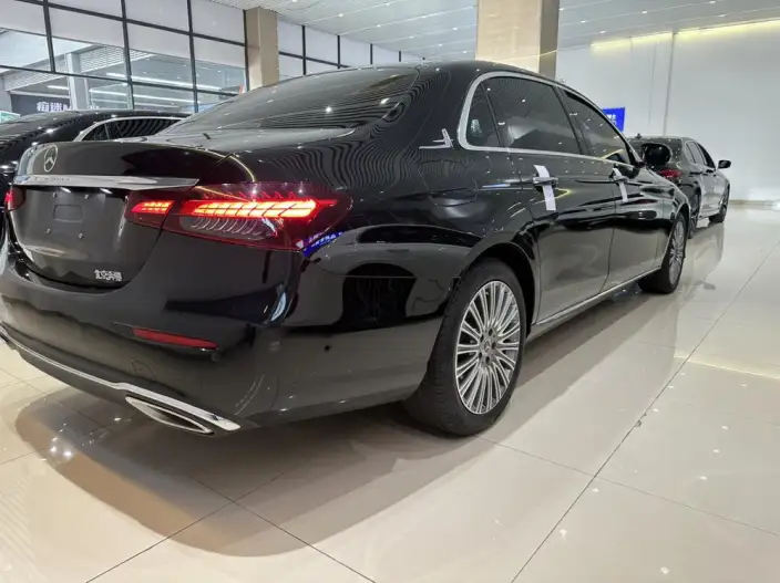 Mercedes-Benz E-Class 2023 Model E 300 L Luxury Model sedan – фото 5