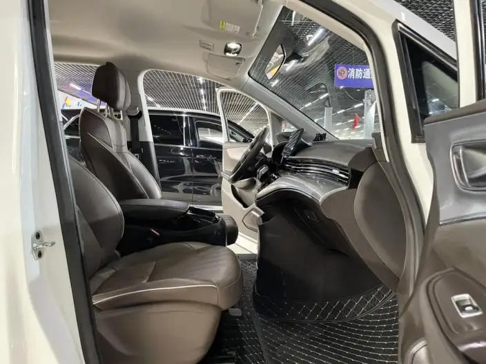 Roewe iMAX8 2023 Model 400TGI Comfort Edition – фото 10