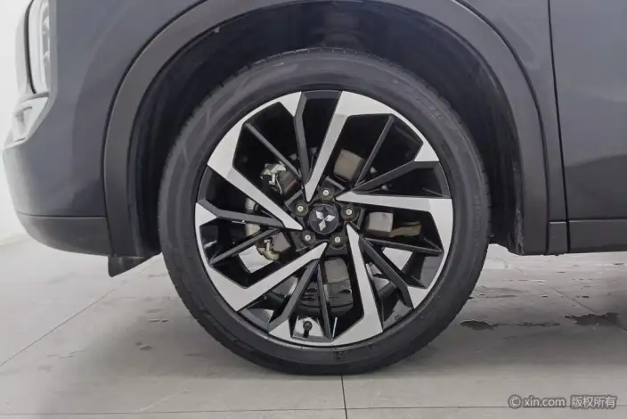 Mitsubishi Outlander 2023 Model 1.5T CVT 2WD Exclusive Edition 5 seat – фото 9