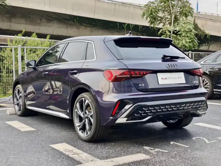 Audi A3 2026 Model Sportback 35 TFSI Continental Flying Spur Exclusive Model – фото 5