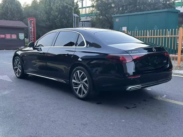Mercedes-Benz E-Class 2025 Model E 300 L Fashion Model sedan