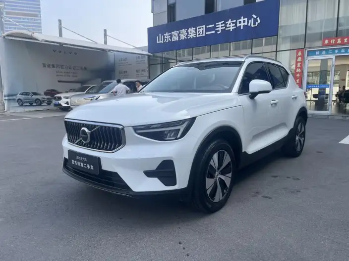 Volvo XC40 2025 Model B3 Smart Range Deluxe Edition – фото 1