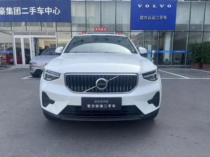 Volvo XC40 2025 Model B3 Smart Range Deluxe Edition – фото 2
