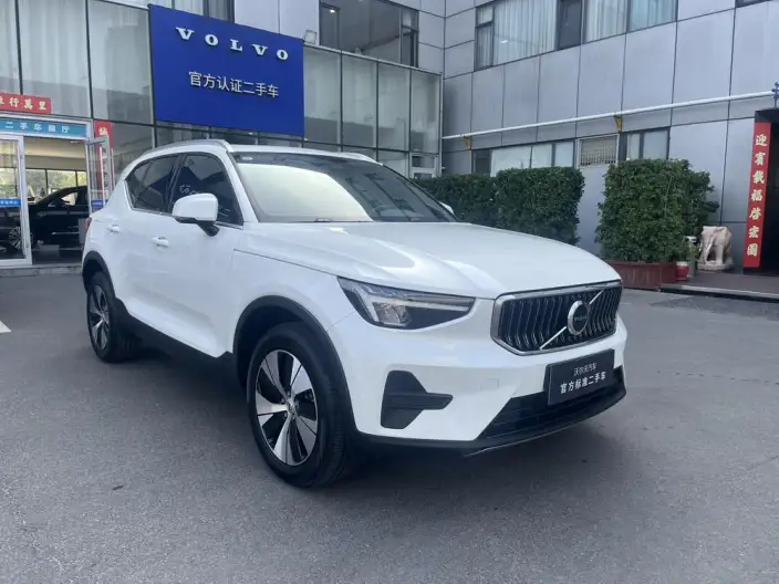Volvo XC40 2025 Model B3 Smart Range Deluxe Edition – фото 3