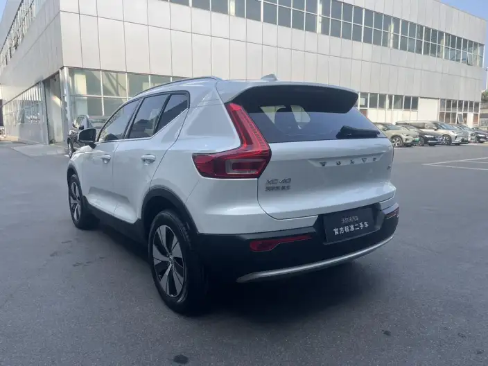 Volvo XC40 2025 Model B3 Smart Range Deluxe Edition – фото 5