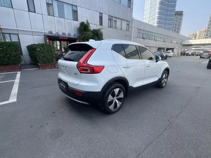 Volvo XC40 2025 Model B3 Smart Range Deluxe Edition – фото 7