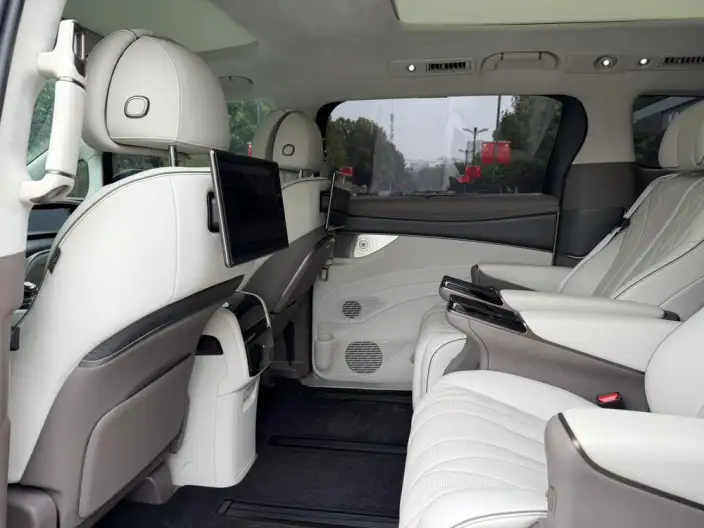 Denza D9 EV 2022 Model 600 4WD Flagship Model – фото 9