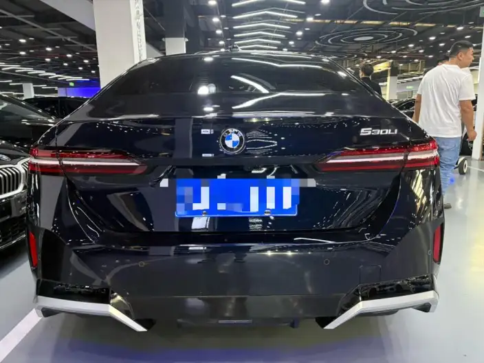 BMW 5 Series 2025 Model Facelift 530Li Exclusive Model M Sports Set – фото 5