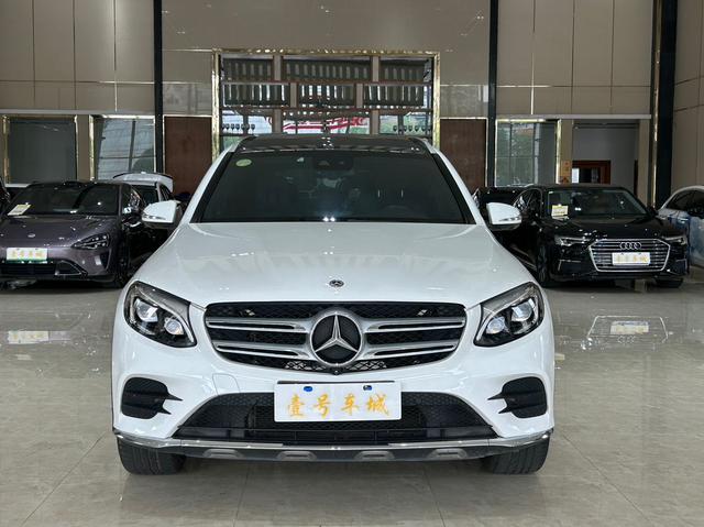 Mercedes-Benz GLC Модель 2018 года комплектация GLC 300 4MATIC Dynamic – фото 2
