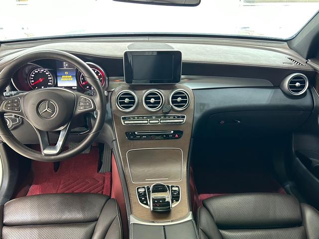 Mercedes-Benz GLC Модель 2018 года комплектация GLC 300 4MATIC Dynamic – фото 10