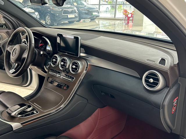 Mercedes-Benz GLC Модель 2018 года комплектация GLC 300 4MATIC Dynamic – фото 19