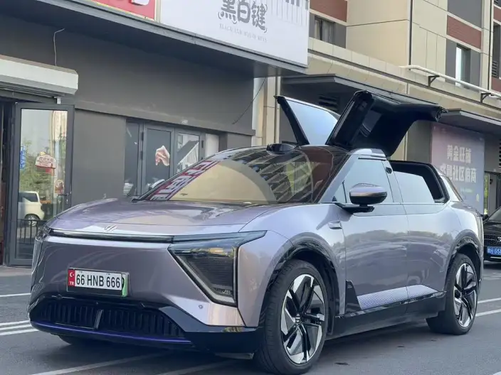 HiPhi HiPhi Y 2023 Model 560km Elite Edition – фото 1