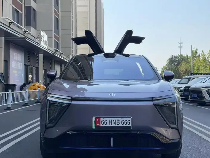 HiPhi HiPhi Y 2023 Model 560km Elite Edition – фото 2