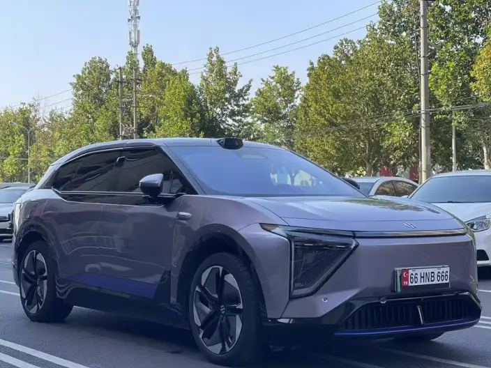 HiPhi HiPhi Y 2023 Model 560km Elite Edition – фото 3