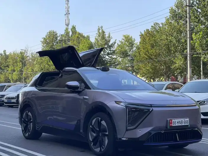 HiPhi HiPhi Y 2023 Model 560km Elite Edition – фото 7