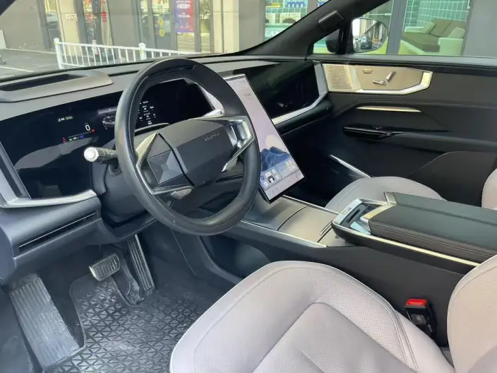 HiPhi HiPhi Y 2023 Model 560km Elite Edition – фото 9
