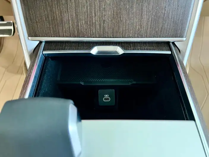 Range Rover 2025 Model 3.0 L6 400PS Shengshi Extended Edition 7 seat – фото 9